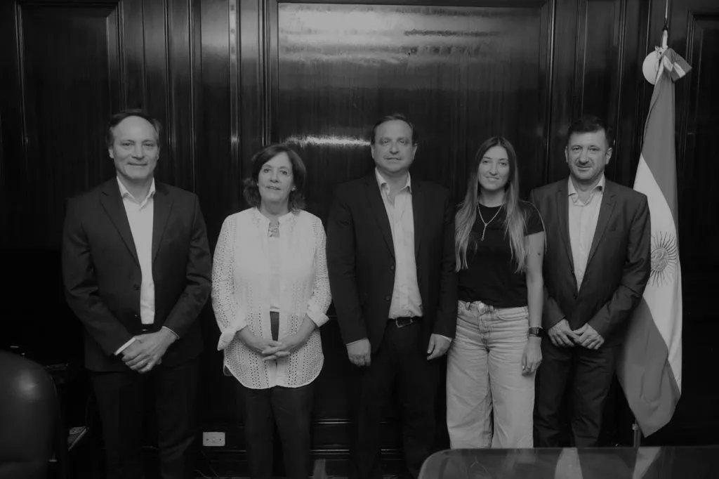 700032-49503-los-2520senadores