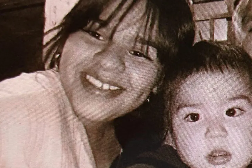 Michelle Celina Brandan, de 18 años y de su hijo Owen Luque Brandan de 11 meses